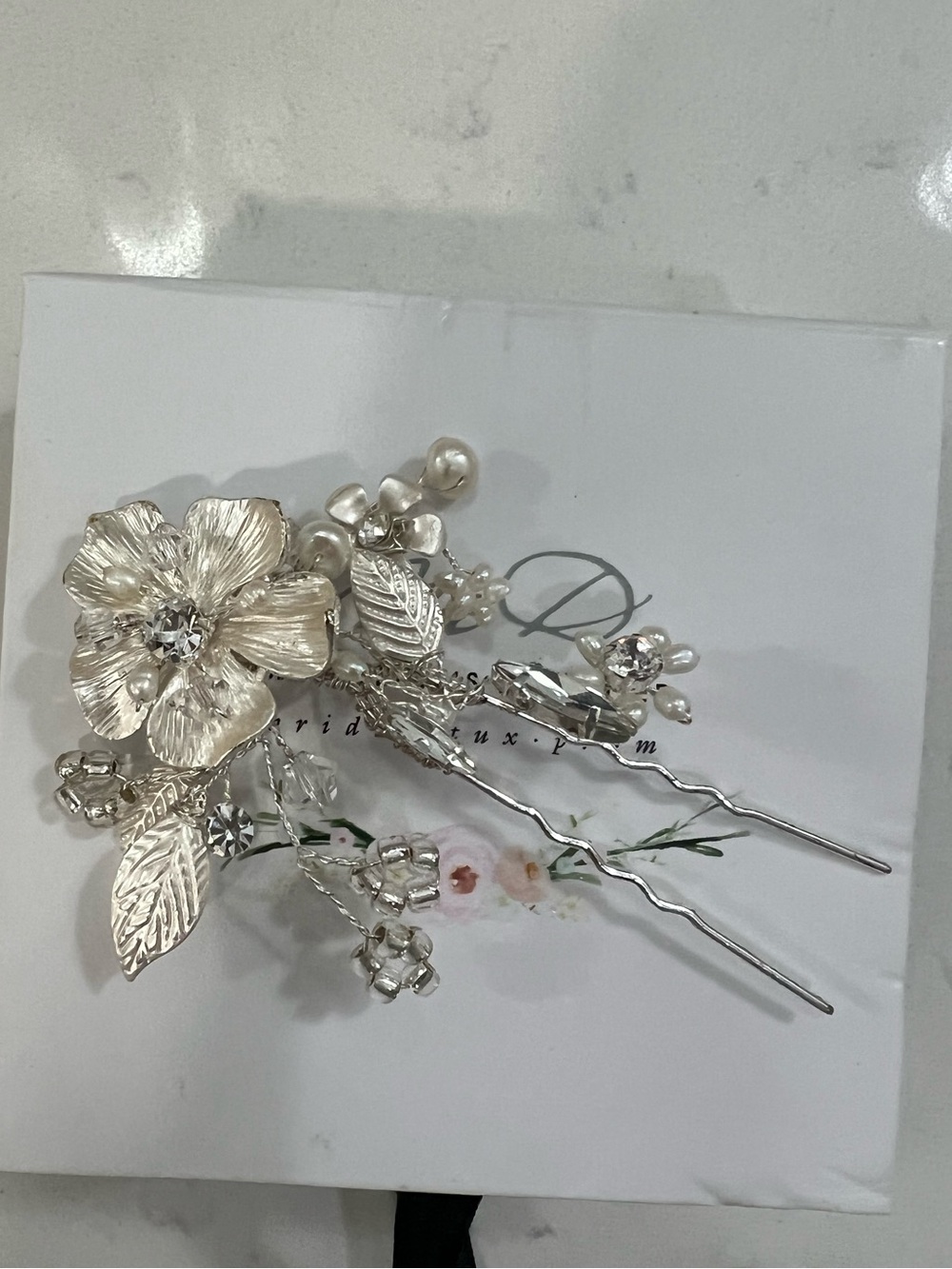 Silver Floral Pearl Hair Pin - Elegant Bridal Accessory